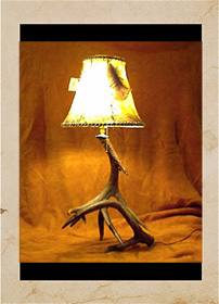 LP007 Whitetail Lamp with Shade